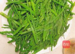 炝炒芦笋的做法图解2