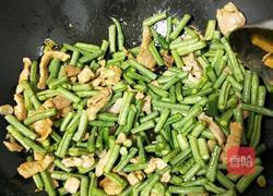豇豆角炒肉的做法图解8