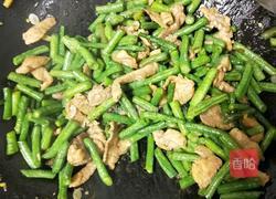 豇豆角炒肉的做法图解11