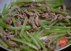 西芹炒肉丝的做法图解6
