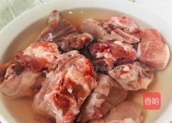 虫草排骨莲藕汤的做法图解1