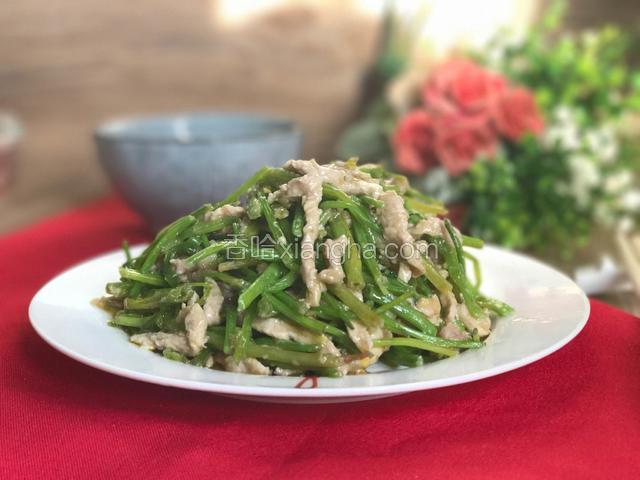 菠菜梗炒肉