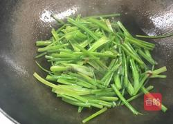 蒜香菠菜梗的做法图解6