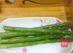 蛋炒芦笋的做法图解1