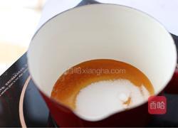 焦糖香蕉慕斯的做法图解3