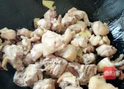 板栗烧鸡的做法图解6