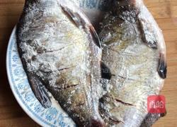 香煎鲂鱼的做法图解3