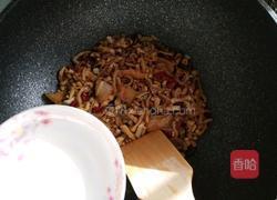 腊肉炒萝卜干的做法图解12