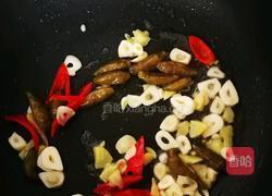 尖椒熘肥肠的做法图解5