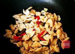 尖椒熘肥肠的做法图解6