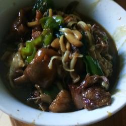 鸡肉针菇青辣椒面的做法[图]