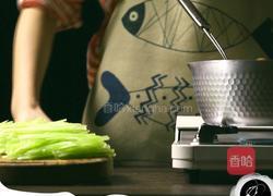 春季清热解毒开胃凉菜凉拌青笋丝的做法图解4