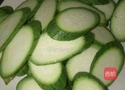 丝瓜炒鸡蛋的做法图解1