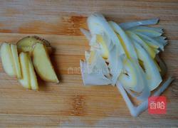 熏干炒香芹的做法图解3