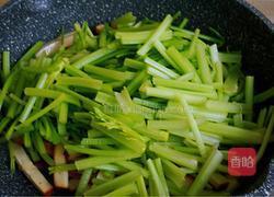 熏干炒香芹的做法图解6
