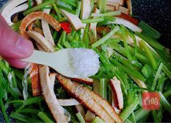 熏干炒香芹的做法图解8