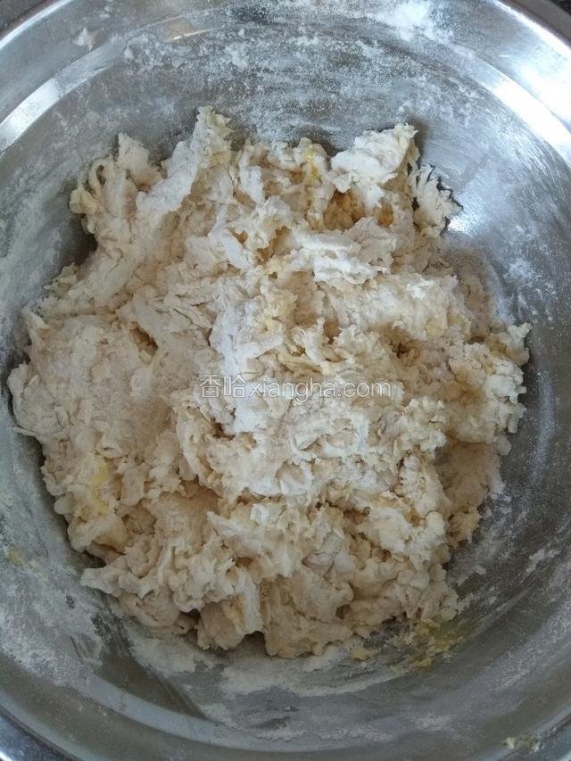 用筷子搅拌成絮状