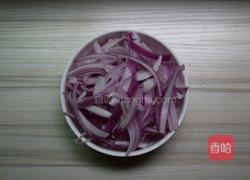 洋葱炒肉的做法图解2