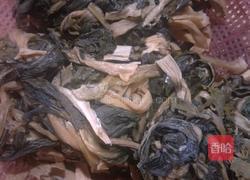 白菜干猪肺汤的做法图解2