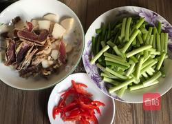 蒜苔炒腊肉的做法图解2
