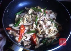 香菇炒腐竹的做法图解6