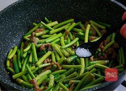 肉丝炒蒜苔的做法图解12