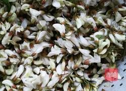 槐花炒鸡蛋的做法图解1