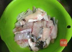 椒丝草鱼的做法图解2