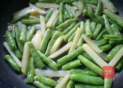 四季豆炒土豆的做法图解7