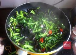 清炒木耳茼蒿的做法图解6