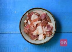 苦瓜炒肉的做法图解1