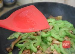 苦瓜炒肉的做法图解4