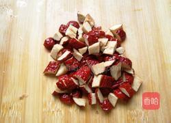 红枣牛奶炖桃胶的做法图解3