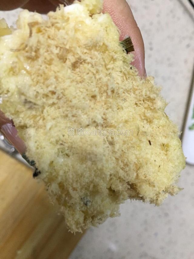 再沾满足够多的肉松