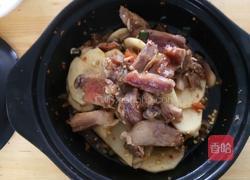 砂锅炖煮黄焖土豆片（乱炖）的做法图解1