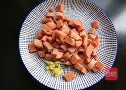 火腿肠炒豌豆的做法图解3