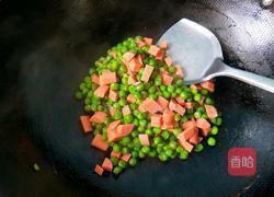 火腿肠炒豌豆的做法图解11