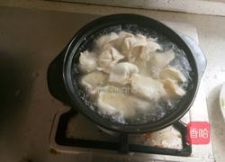 砂锅炖煮水饺的做法图解2