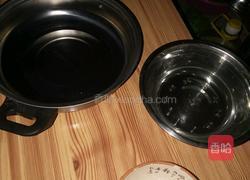 玉米胡萝卜猪肉饺子的做法图解1