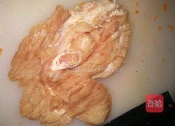 玉米胡萝卜猪肉饺子的做法图解5