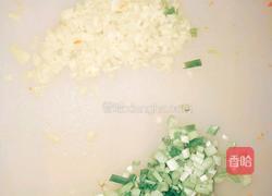 玉米胡萝卜猪肉饺子的做法图解8