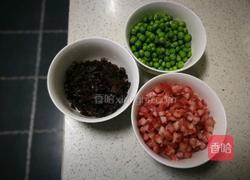 香肠豌豆海苔饭卷的做法图解2