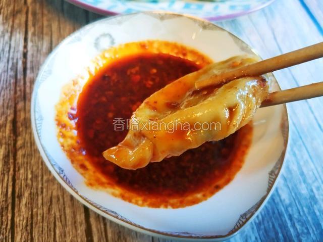 调自己喜欢的味道，美美的享用。