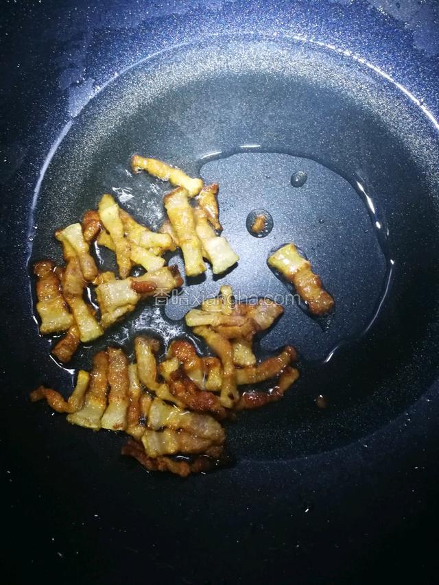 炸成金黄色
