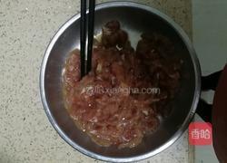 豆芽炒肉丝的做法图解1