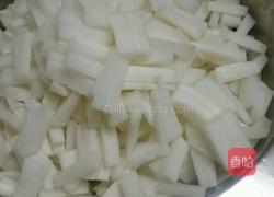 酸甜爽口腌萝卜的做法图解2