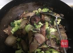 腊肉炒西兰花的做法图解5