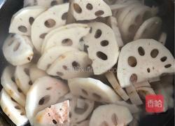 辣煮藕片的做法图解1