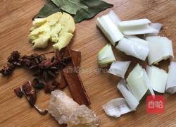 冰糖炖猪蹄的做法图解3