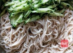 炸酱凉面的做法图解1